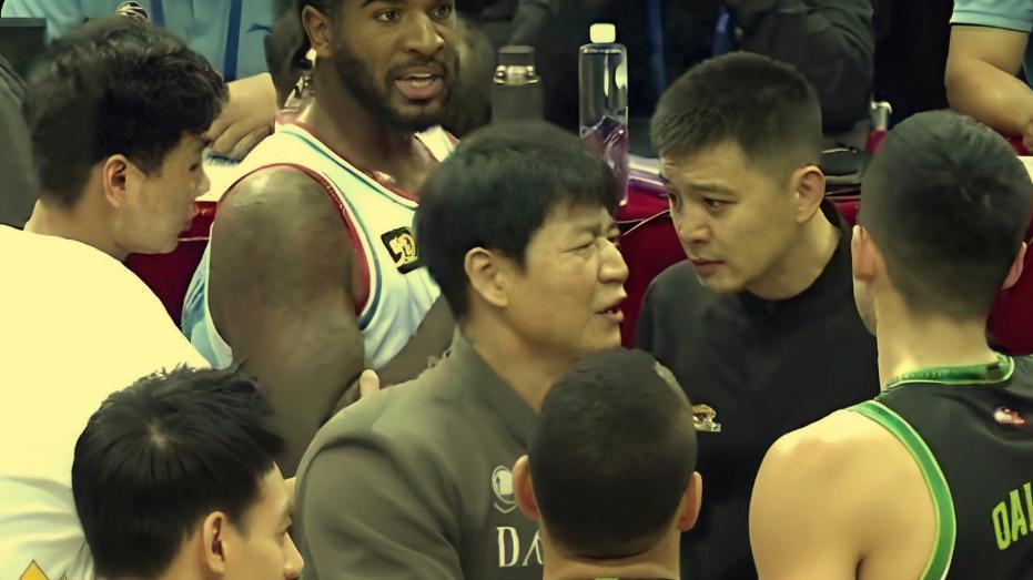 kaiyun sports-辽篮5分憾负又是3连败！小龙空砍23+5，赵继伟12+7+6，莫兰德两双